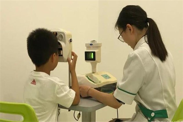 健亮视力矫正